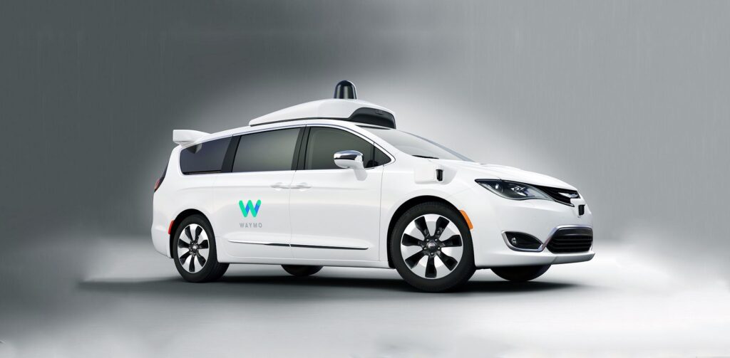 Waymo ofrece viajes en taxis autónomos (no requieren conductor)
