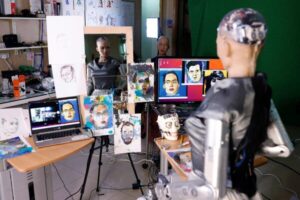Sophia: primer robot en vender su arte digital