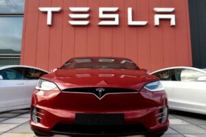 autos tesla cesan clausuran videojuegos
