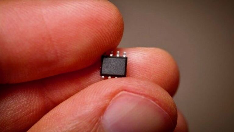 MICROCHIP