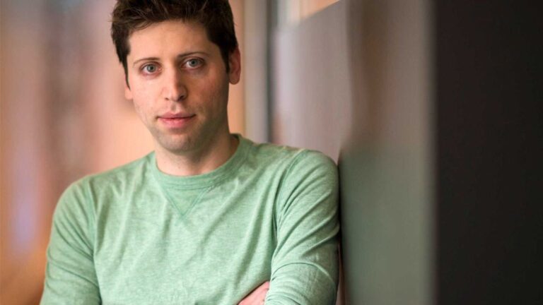 Sam Altman, CEO de OpenAI, responsable de la inteligencia artificial más usada del mundo, parece estar viviendo ahora esa metamorfosis.