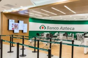 Banco Azteca elimina comisiones para proteger remesas hacia Venezuela