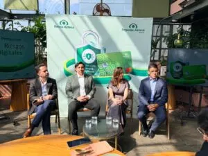Banco Azteca encara estafas digitales con su plan Protección de Riesgos Digitales